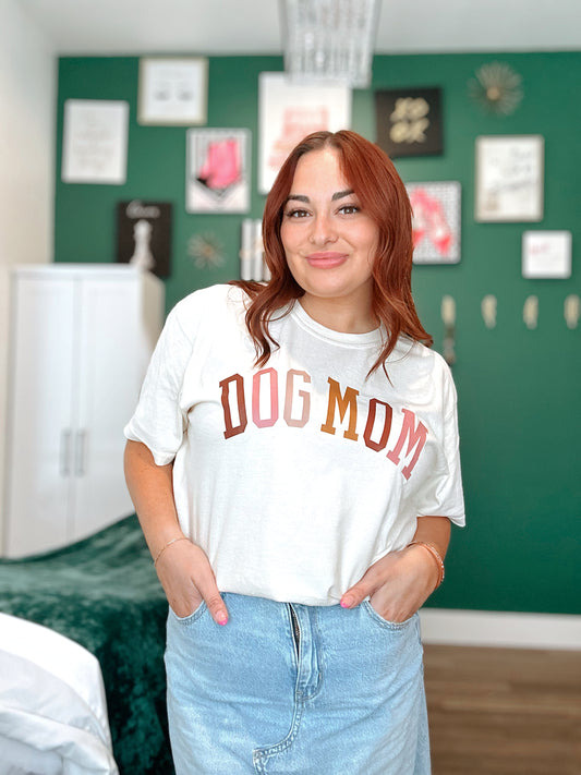 Dog Mom Graphic Tee