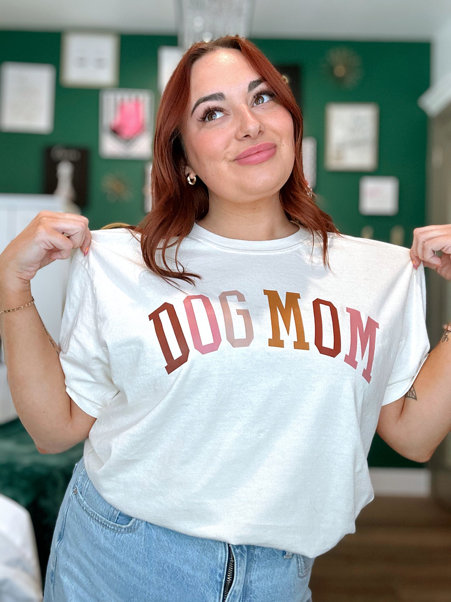 Dog Mom Graphic Tee